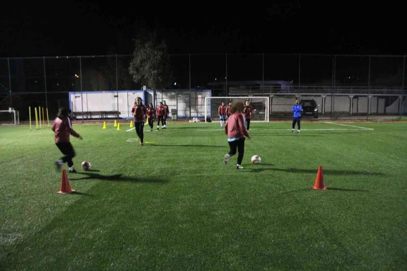 Bodrumlu kızlar 3. lige hazırlanıyor
