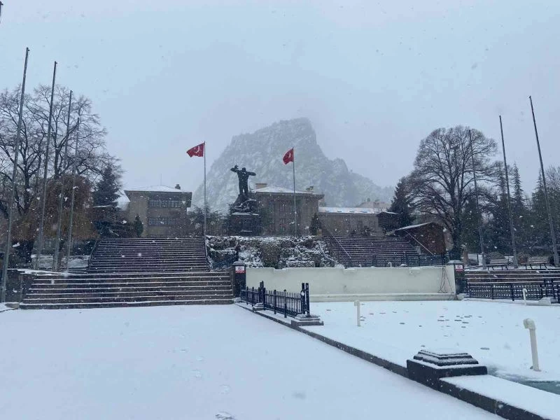 Afyonkarahisar ve bölgesine soğuk hava etkisini arttıracak
