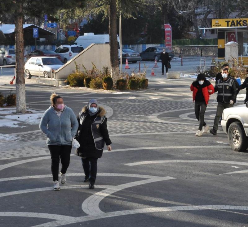 Konya’da uyuşturucu satıcılığı yapan 3 kişi tutuklandı
