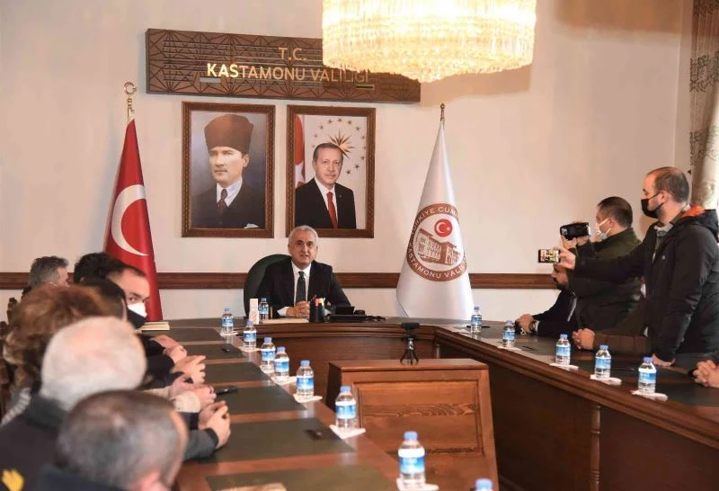 Kastamonu Valisi Çakır, yoğun kar yağışının bilançosunu açıkladı
