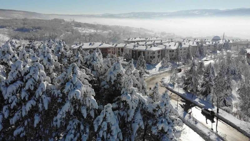 Özlenen kar düştü, kentte kartpostallık görüntüler ortaya çıktı
