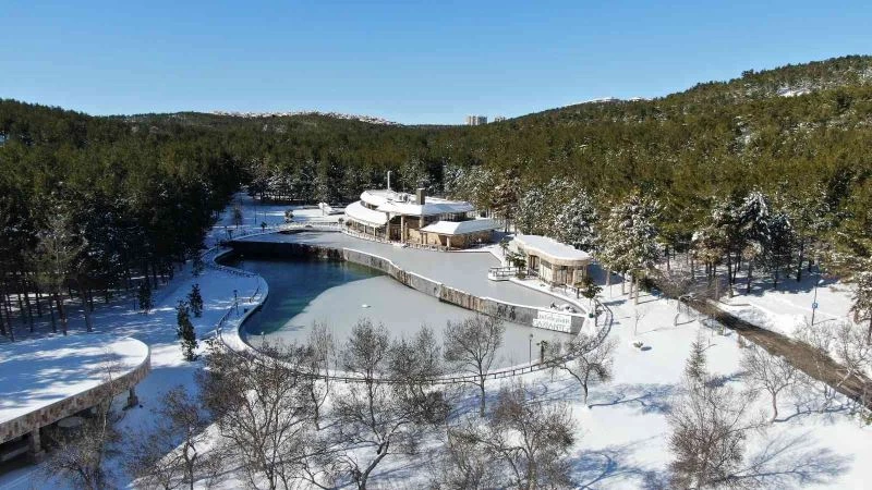 Gaziantep’te göletler buz tuttu
