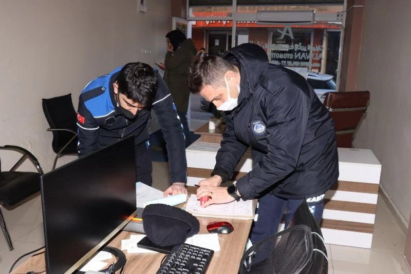 Yalova’da zabıtadan yabancı dil yazılı tabelâ denetimi
