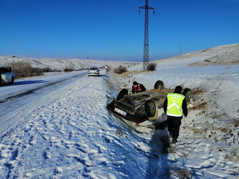 Evden hastaneye gitmek için yola çıkıp, ambulansla hastaneye vardılar
