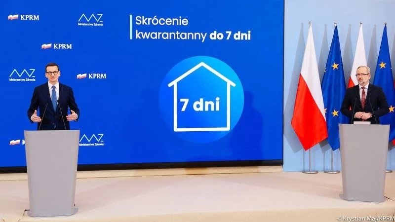 Polonya’da karantina süresi 7 güne düşürüldü
