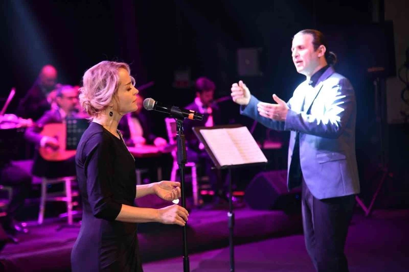 Zeki Müren Şarkıları mest etti