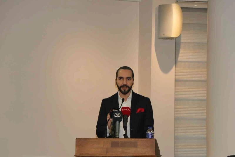 El Salvador Cumhurbaşkanı Ortez’e Dostluk Payesi Beratı
