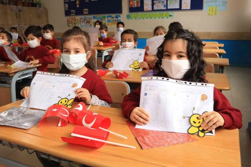 Adana’da 460 bin 71 öğrenci karne heyecanı yaşadı
