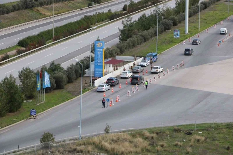 Hatay’da helikopterli trafik denetimi
