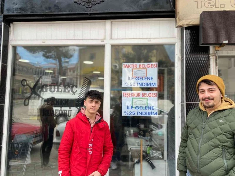 Kargı’lı berberden başarılı öğrencilere karne indirimi
