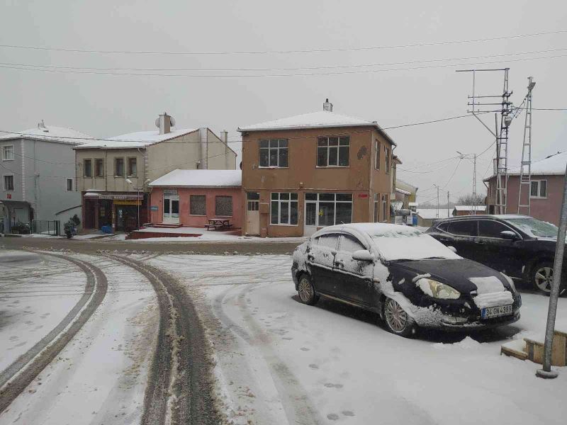 Kar yağışı Çatalca’yı beyaza bürüdü
