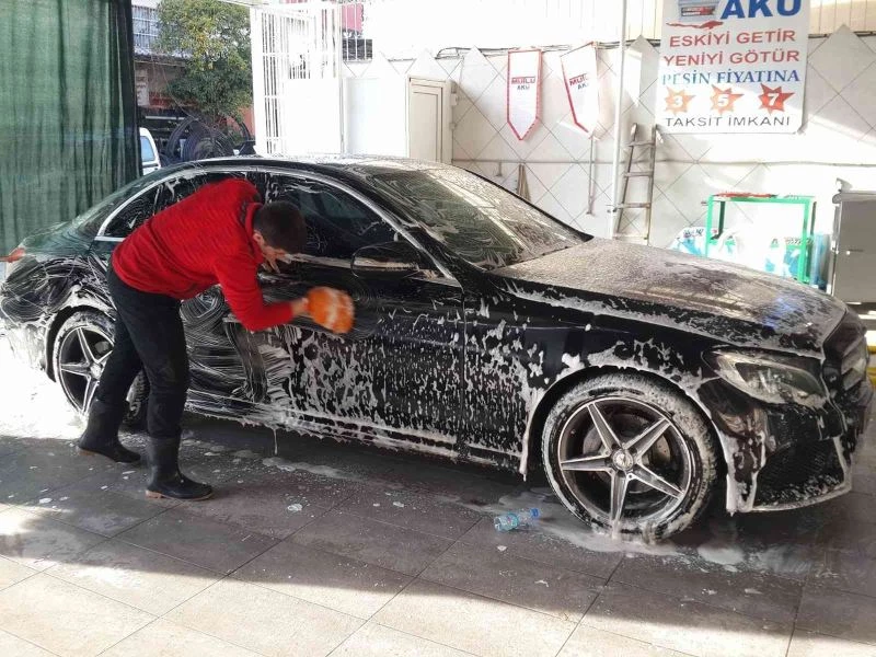 Hava sıcaklıkları düşünce, Aydın’da gece araç yıkaması durduruldu
