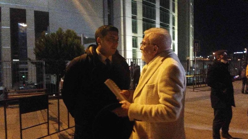 Gazeteci Sedef Kabaş tutuklandı
