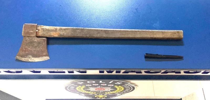 İstanbul’da baltayla okula gelen veli gözaltına alındı
