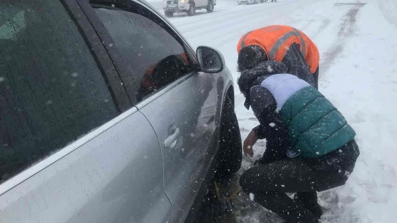 Akseki-Seydişehir karayolu kar ve tipi sebebiyle tamamen trafiğe kapandı.
