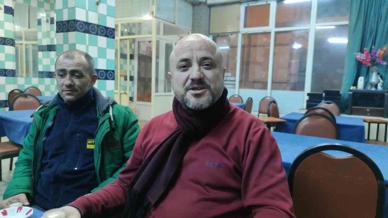 32 binde 1 ihtimal gerçek oldu: 180 kişilik kurada abi kardeş eşleşti
