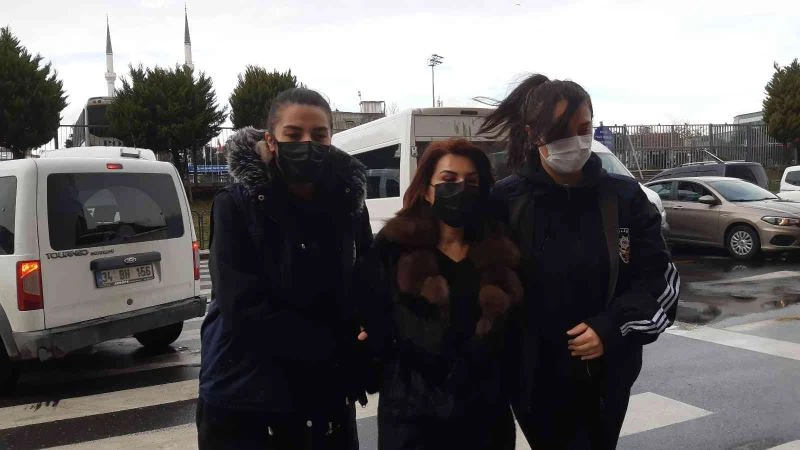 Gazeteci Sedef Kabaş adliyeye sevk edildi
