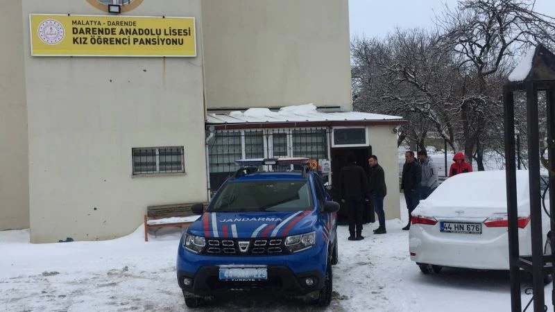 Malatya’da yolda kalan vatandaşlar yurtta ağırlanıyor
