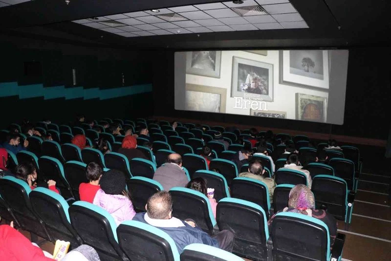 Muhtardan çocuklara karne hediyesi
