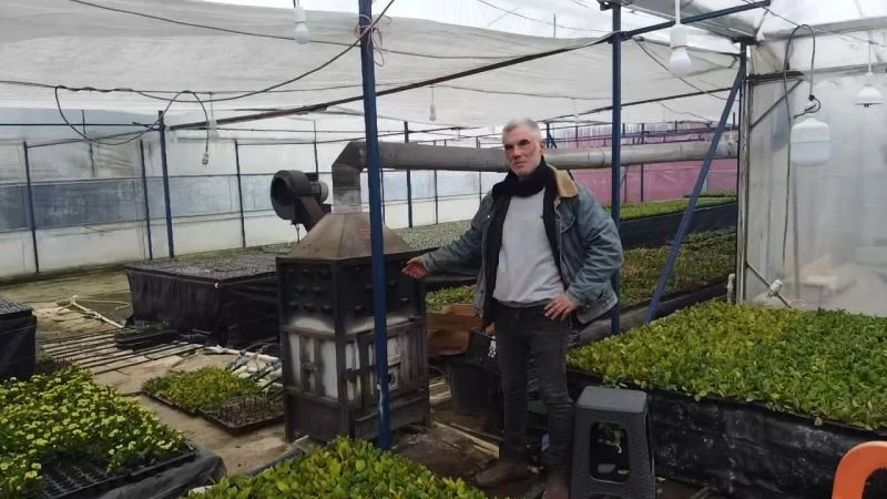 İzmirli çiçekçiler zirai don nöbetinde
