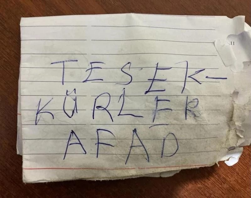 Kara saplanan aracı kurtardılar, teşekkür yazısı ile moral buldular
