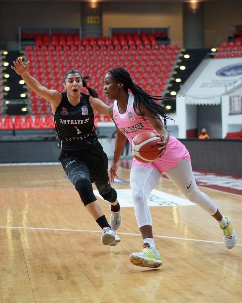 Brooque Williams  22 sayı ile oynadı
