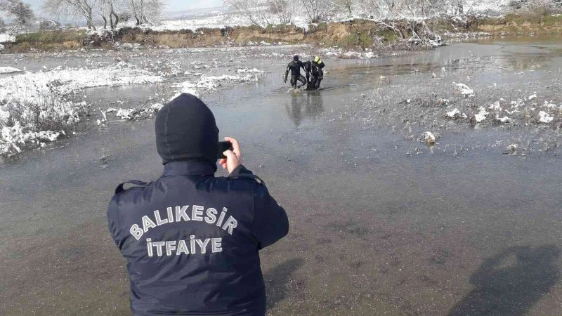 Ördek avına çıkan şahıs suda boğularak can verdi
