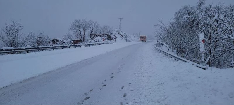 Kastamonu’nun sahil bölgesinde kar kalınlığı 30 santimetreyi aştı
