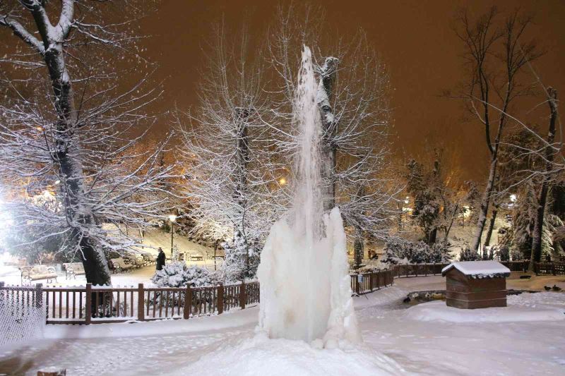 Ankara’da etkili olan kar kartpostallık görüntüler oluşturdu

