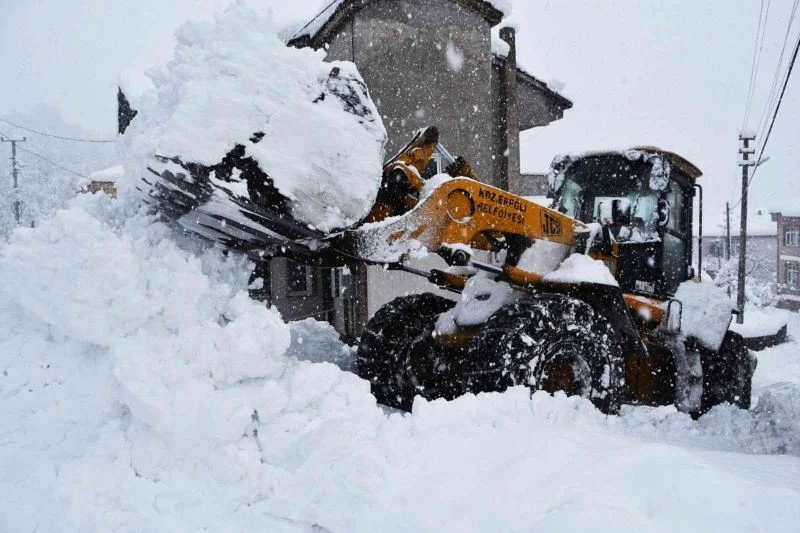 Başkan Posbıyık karla mücadele çalışmalarını denetledi

