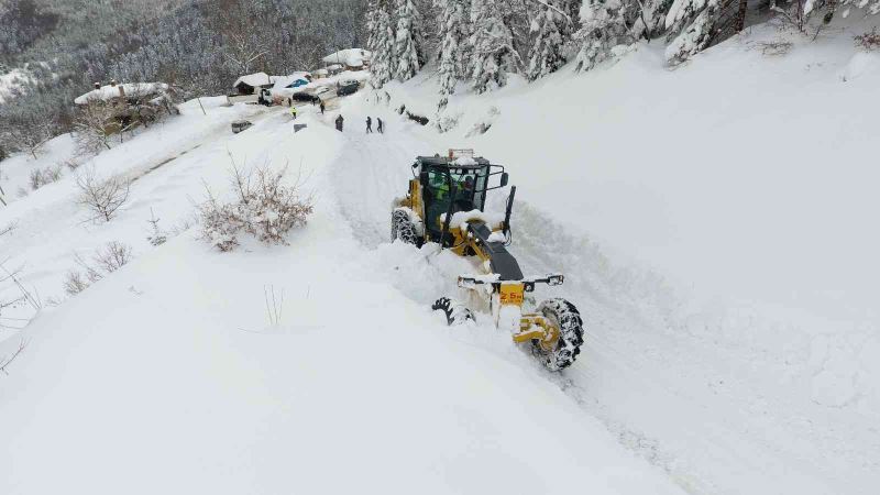 Sinop’ta karla mücadele: 300 köy yolu kapalı
