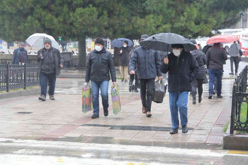 Samsun’a 1,5 günde 62,7 kilo yağış düştü
