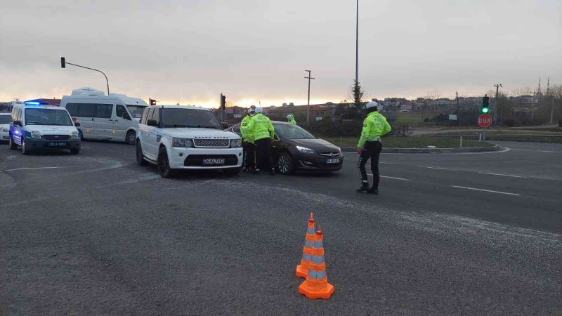 Kar, Avrupa’dan İstanbul’a gelen damarları kesti
