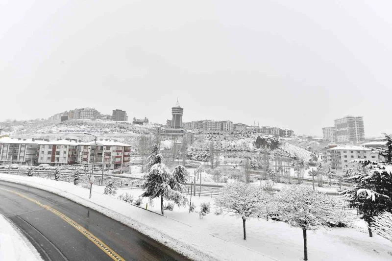 Mamak’a kar çok yakıştı

