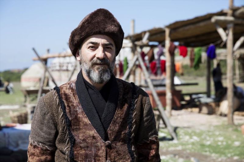 Dizi ve sinema oyuncusu Ayberk Pekcan hayatını kaybetti