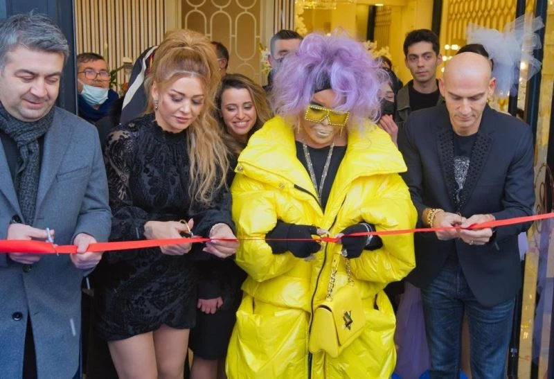 Sevim Alan’ın güzellik merkezi açılışında Bülent Ersoy sürprizi
