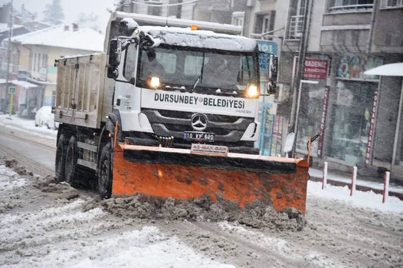 Dursunbey’de karla mücadele
