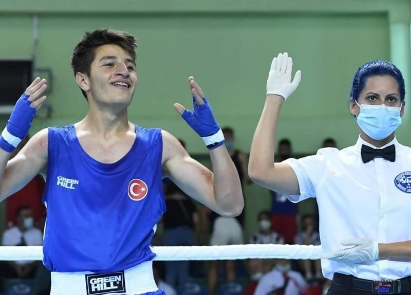 Genç dadaş tarih yazıyor
