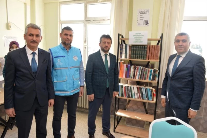 Osmaniye’de lise kütüphanelerinde 