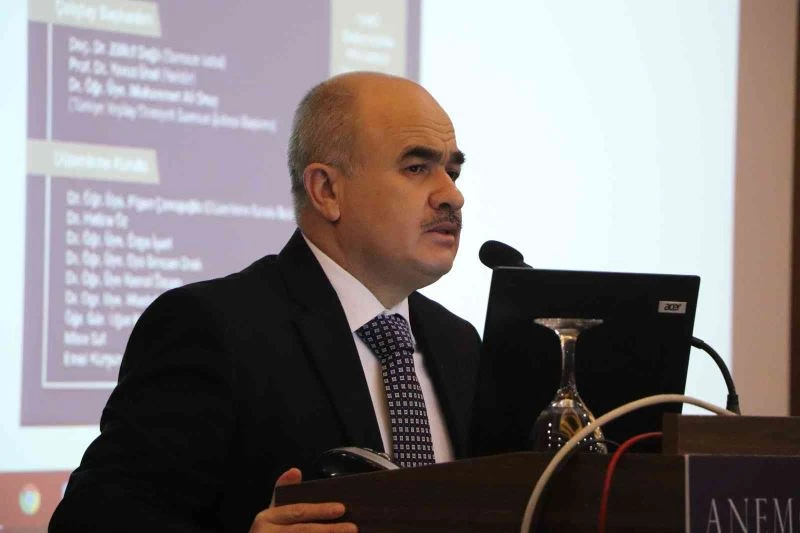 Vali Dağlı: “Gençleri bağımlılıktan uzak tutmak için herkes elini taşın altına koymalı”
