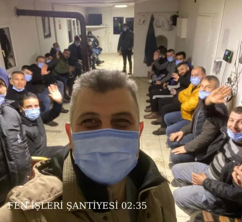 Başkan Sezer, karla mücadele çalışmalarını koordine etti
