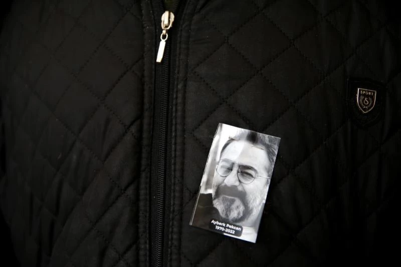 Dizi ve sinema oyuncusu Ayberk Pekcan son yolculuğuna uğurlandı