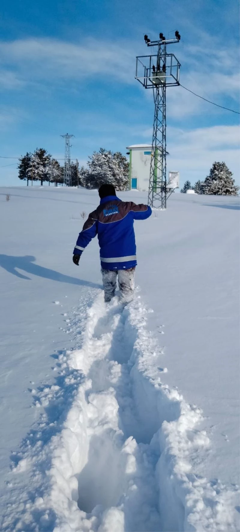 Enerji kahramanlarının karlı yollarda zorlu mücadelesi sürüyor
