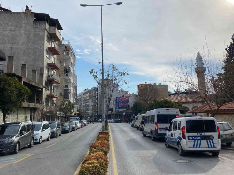 Yakınları uyandıramayınca polis ekipleri uyandırdı
