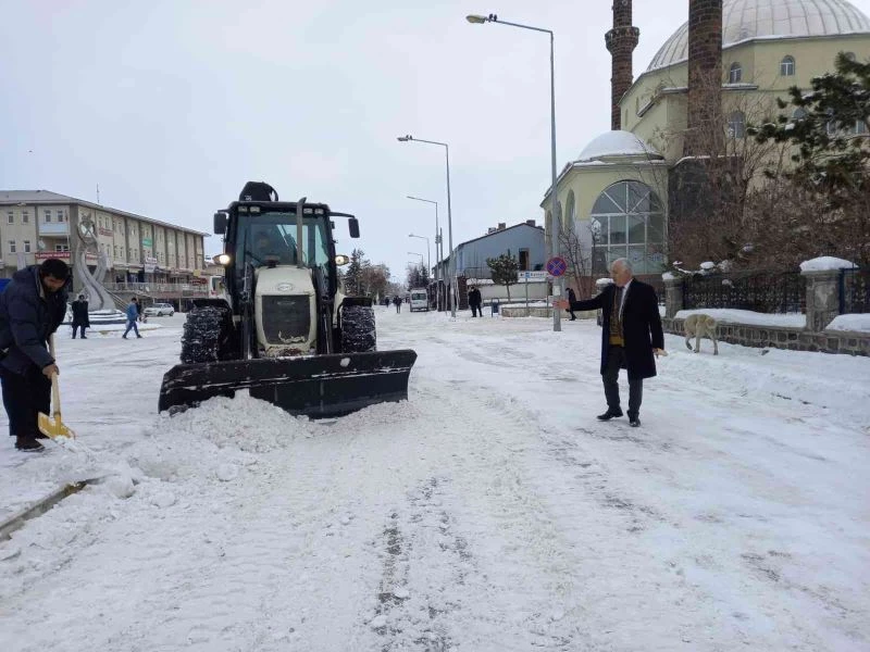 Arpaçay Belediyesi karla mücadele çalışmalarını hızlandırdı
