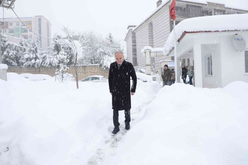 Düzce belediye başkanı Özlü ziyaretlerine ara vermeden devam ediyor