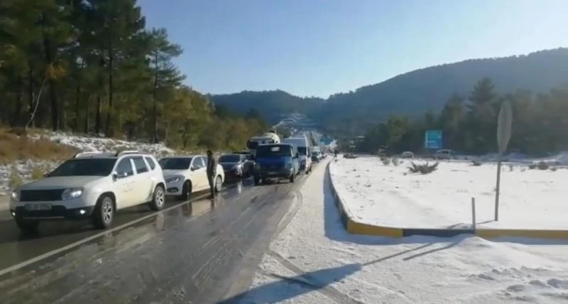 Göcek Tüneli’nde trafik akışı durdu
