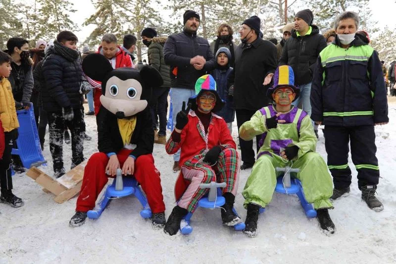 Kızak Şenliği’nde renkli görüntüler ortaya çıktı
