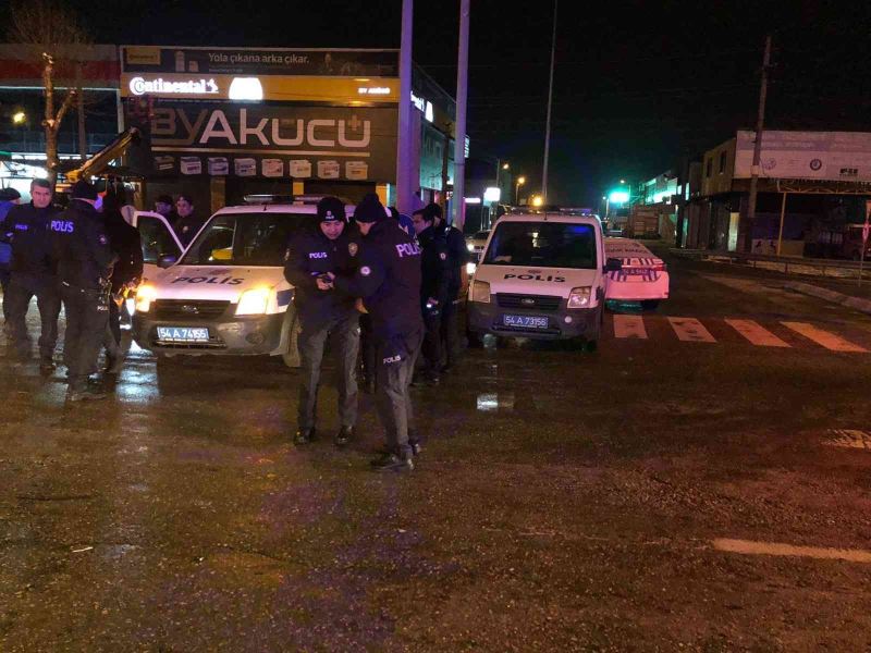 D-100’de polis otosu ile otomobil çarpıştı: 1’i polis 5 yaralı
