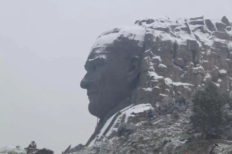 İzmirliler yıllardır kara hasret: Kent merkezine kar yağmaması gündem oldu
